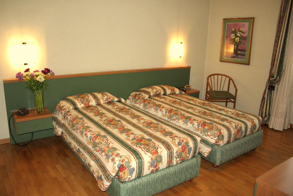 Hotel Gambara Rum bild